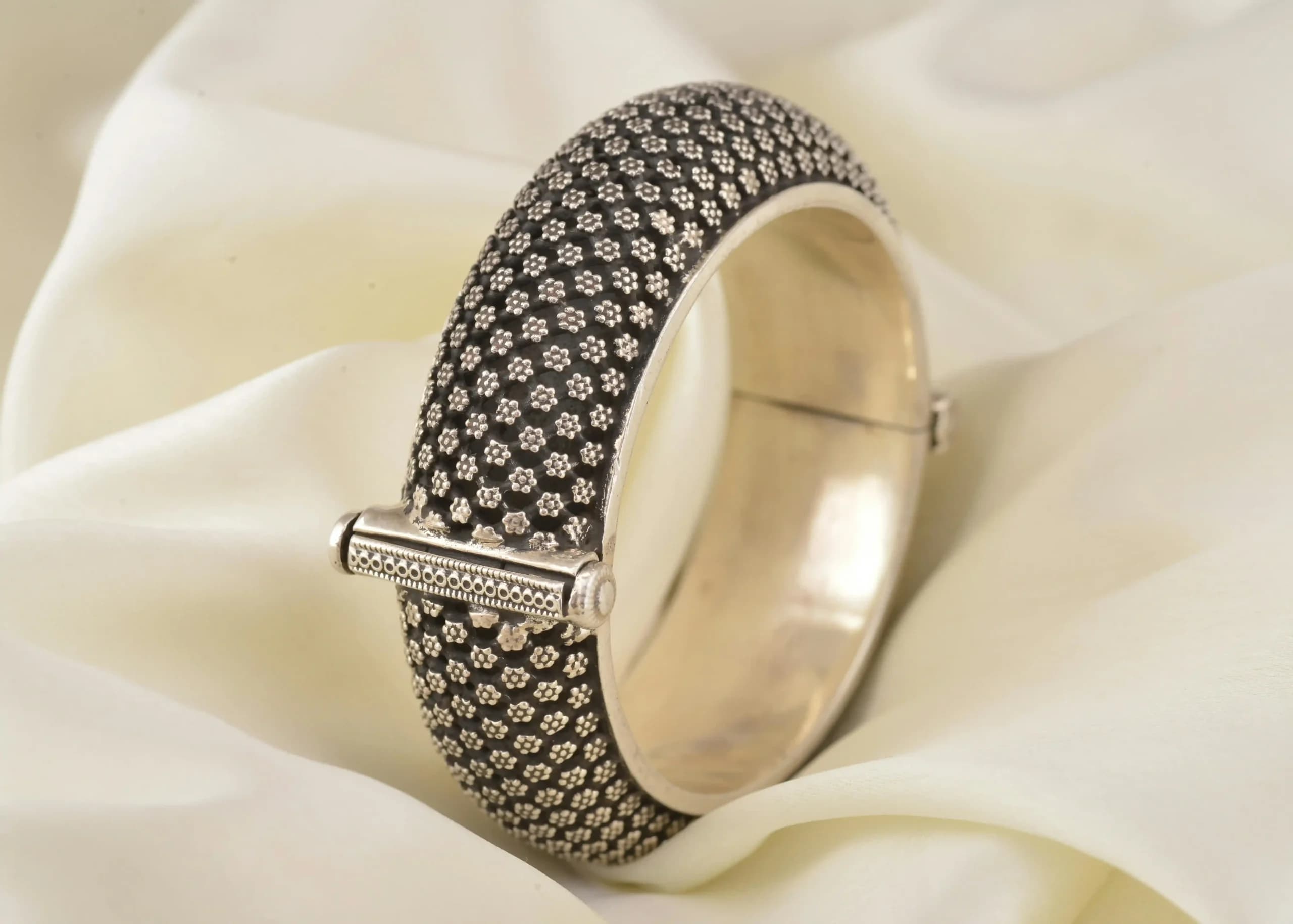 Midnight Elegance Pattern Bracelet